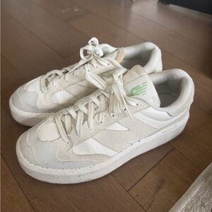 New Balance CT302 Sneakers w/ speckled detailing W8.5